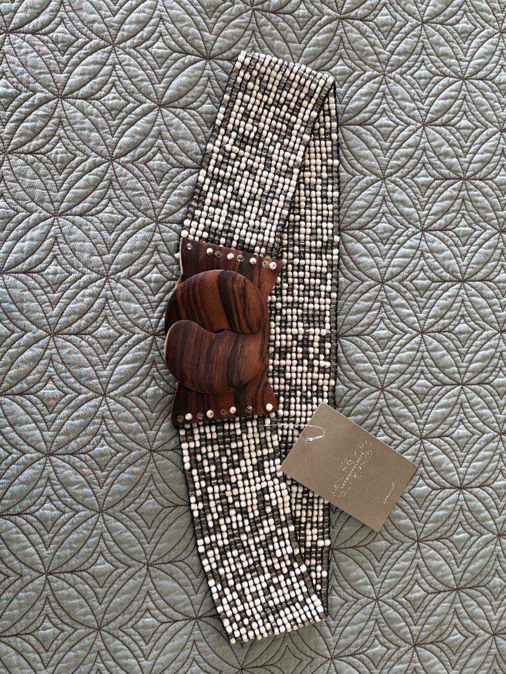 Gorgeous glass beaded stretchy belt.
